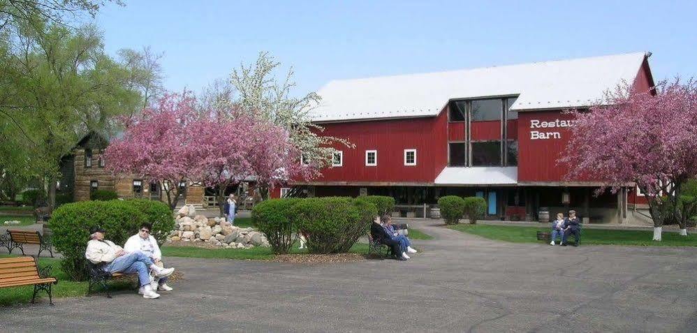 Amish Inn Nappanee Exterior foto